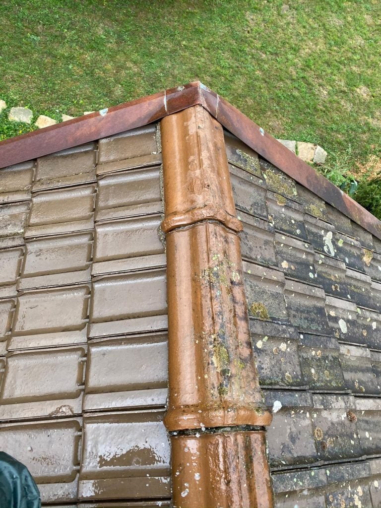 démoussage-de-toiture-professionnel-suisse-romande-geneve démoussage de toiture professionnel suisse omande et geneve