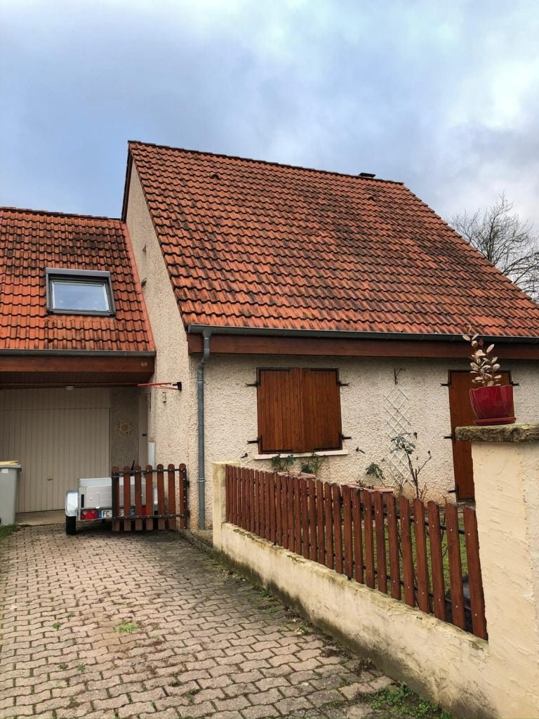 nettoyage-toiture-avant nettoyage toiture avant toiture sale